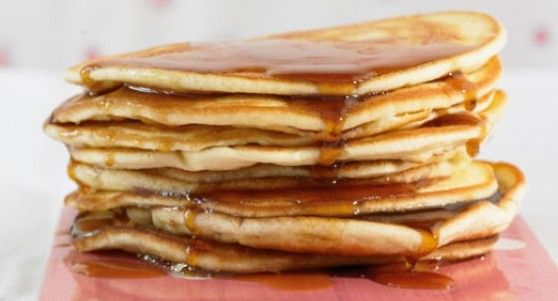 Pancakes-mit-Kaffeesirup-9b2cdf5b705efe108d9e1df8f3ad837d_fjt2011021121