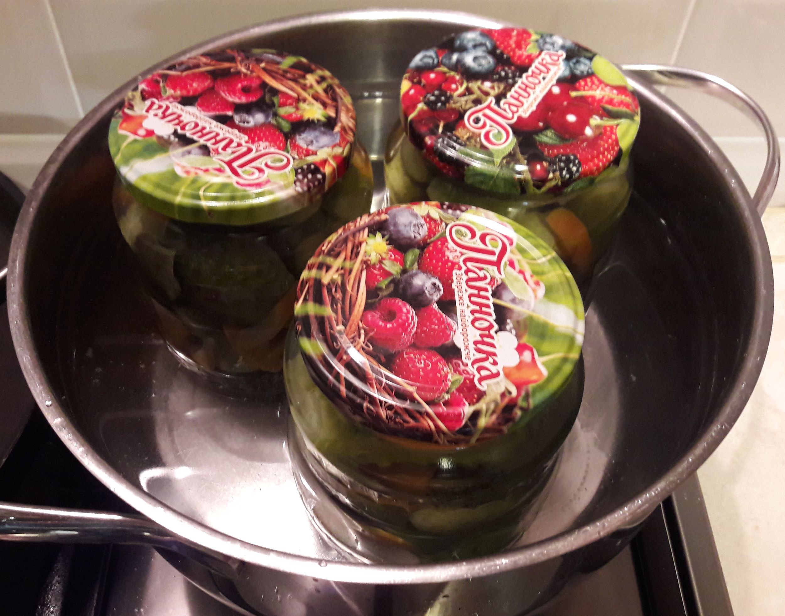 Квашені огірки. Як їх робить любима теща